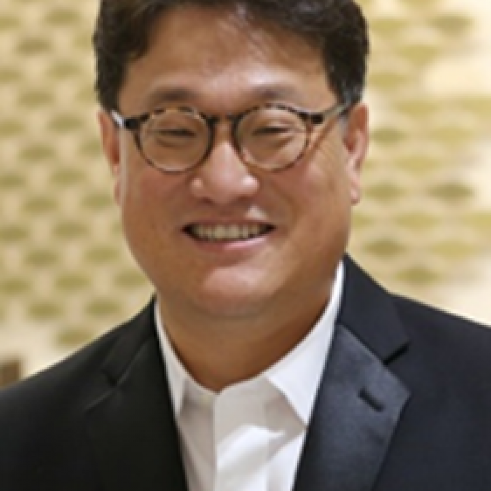 Yoonsoo Shin, tenor